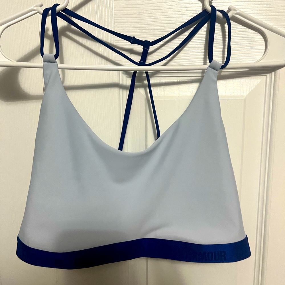 EUC Underarmour Llight support sports bra Size L